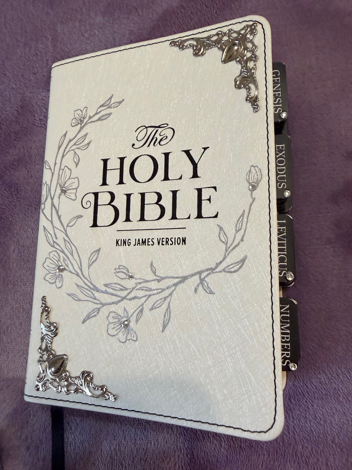 Pearlized White Wreath Design Compact Large Print KJV Holy Bible